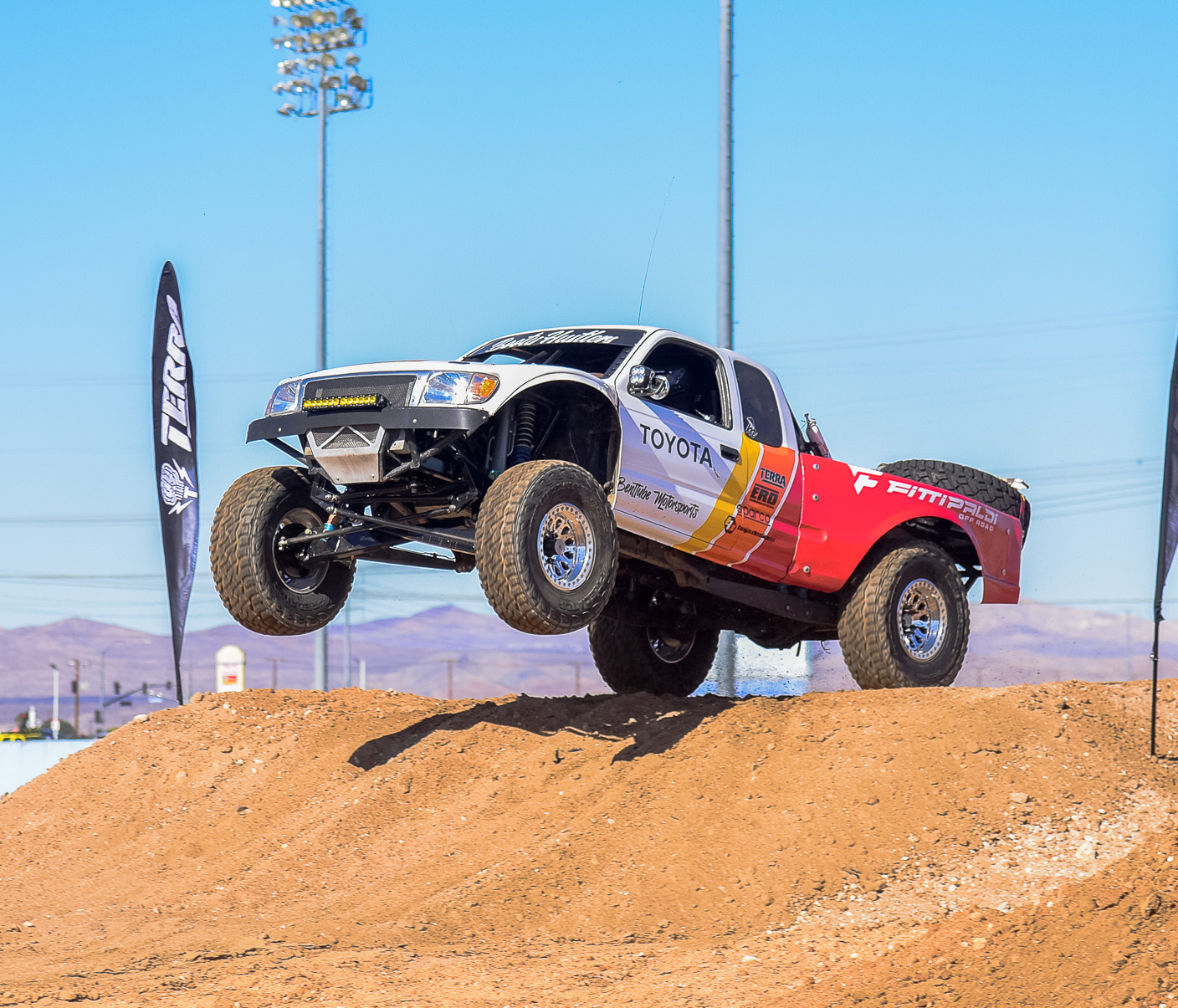 TOYOTA TACOMA PRERUNNER (ACTION)