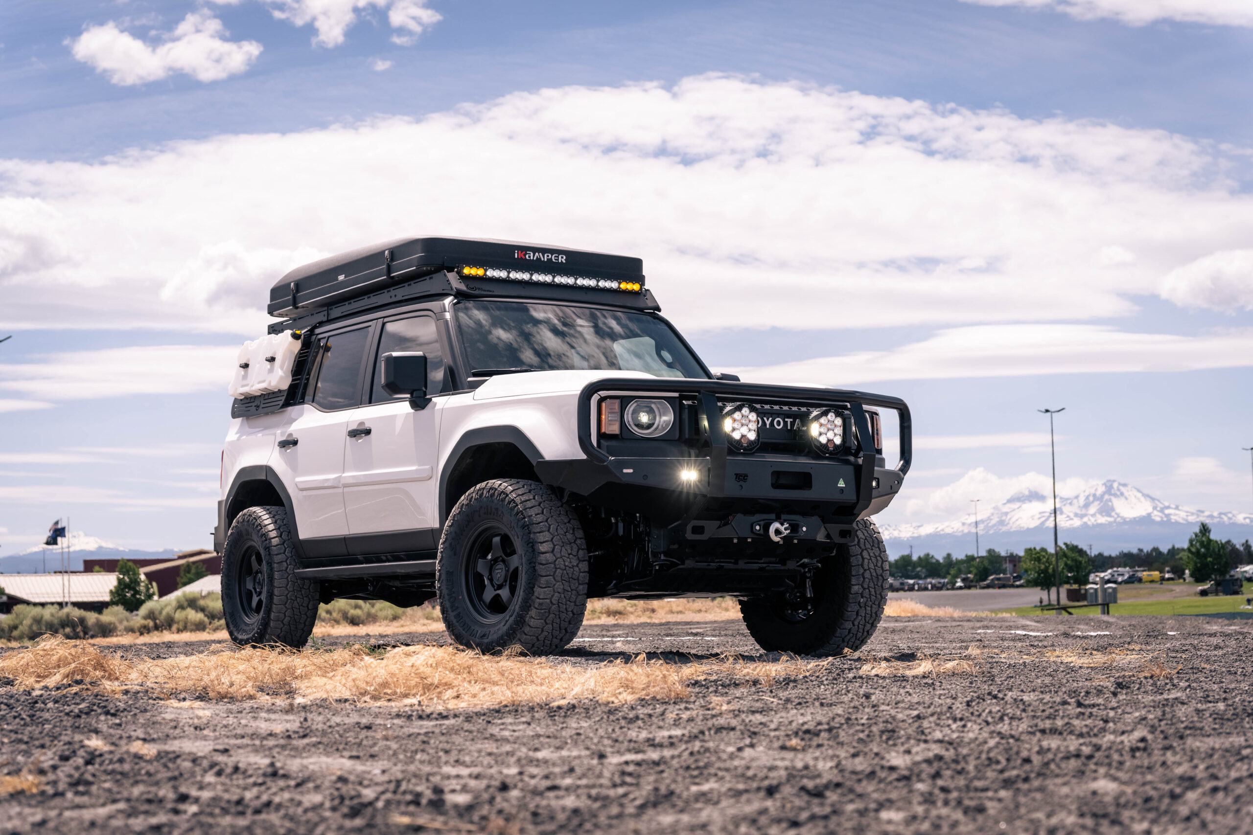 TOYOTA LAND CRUISER